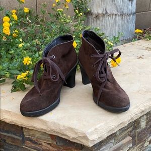 Aerosols Suede Lace Up Booties SZ 7M